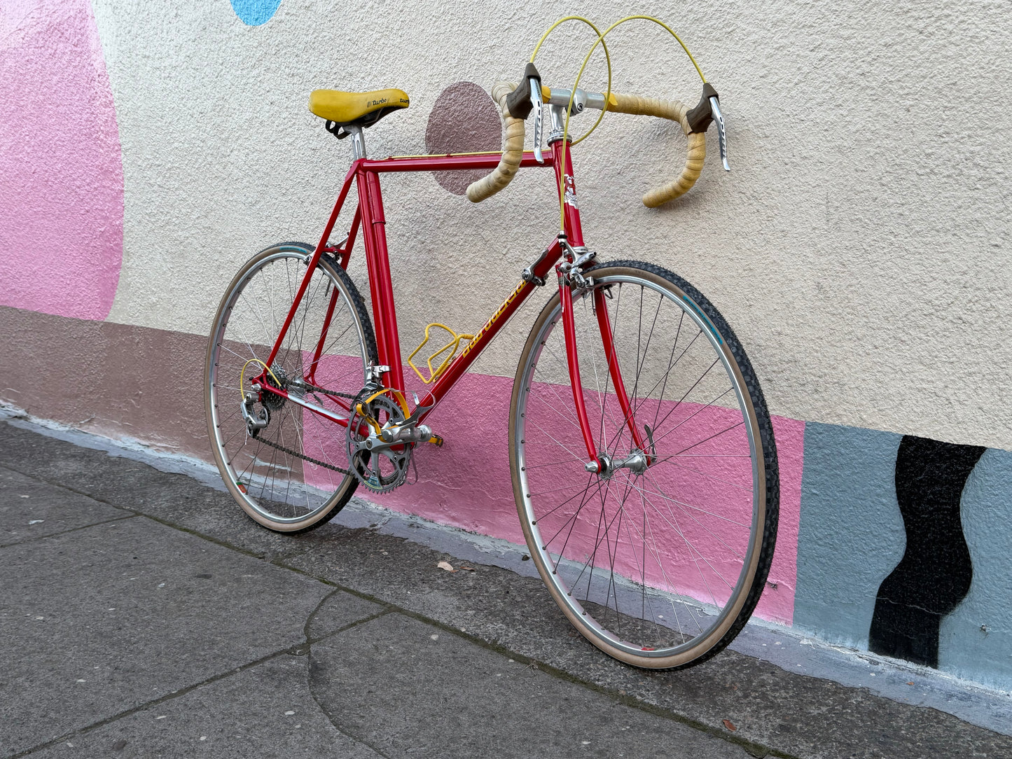 Bob Jackson vintage road bike shimano 600, 60cm frame 700c wheels consignment