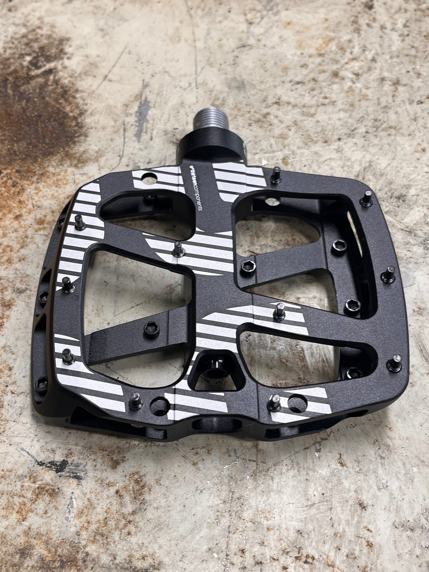 e*Thirteen Plus Pedals, black CNC aluminum with traction spikes