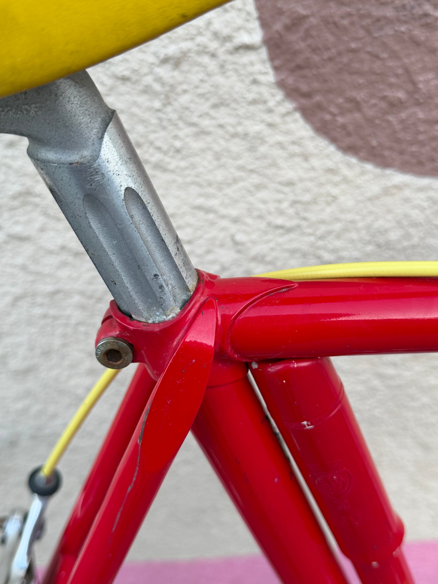 Bob Jackson vintage road bike shimano 600, 60cm frame 700c wheels consignment