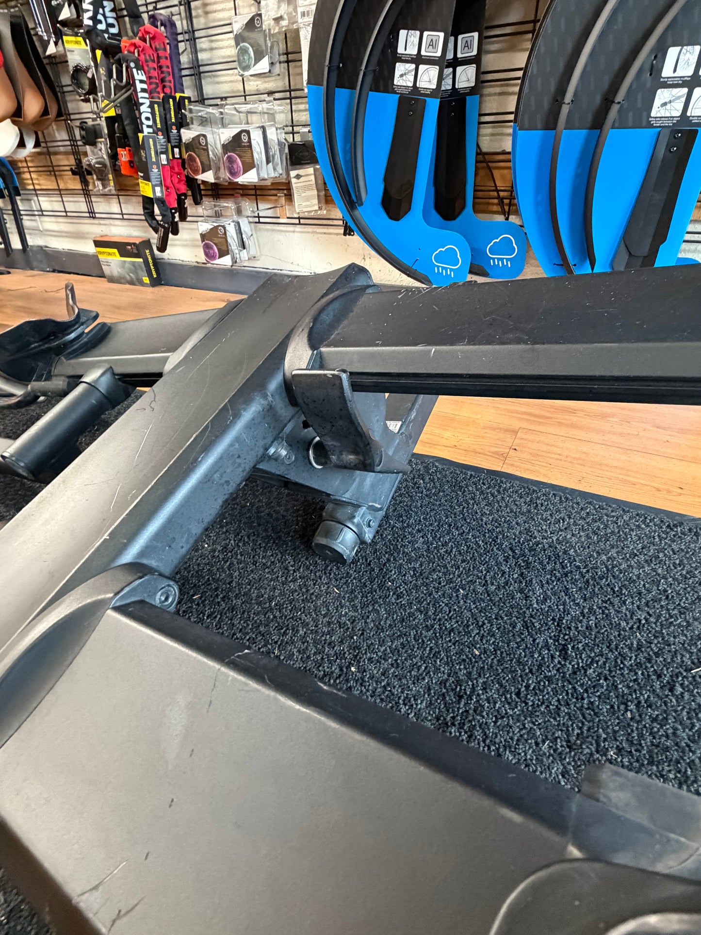 Kuat NV2.0 hitch rack, 2 bike 2" receiver