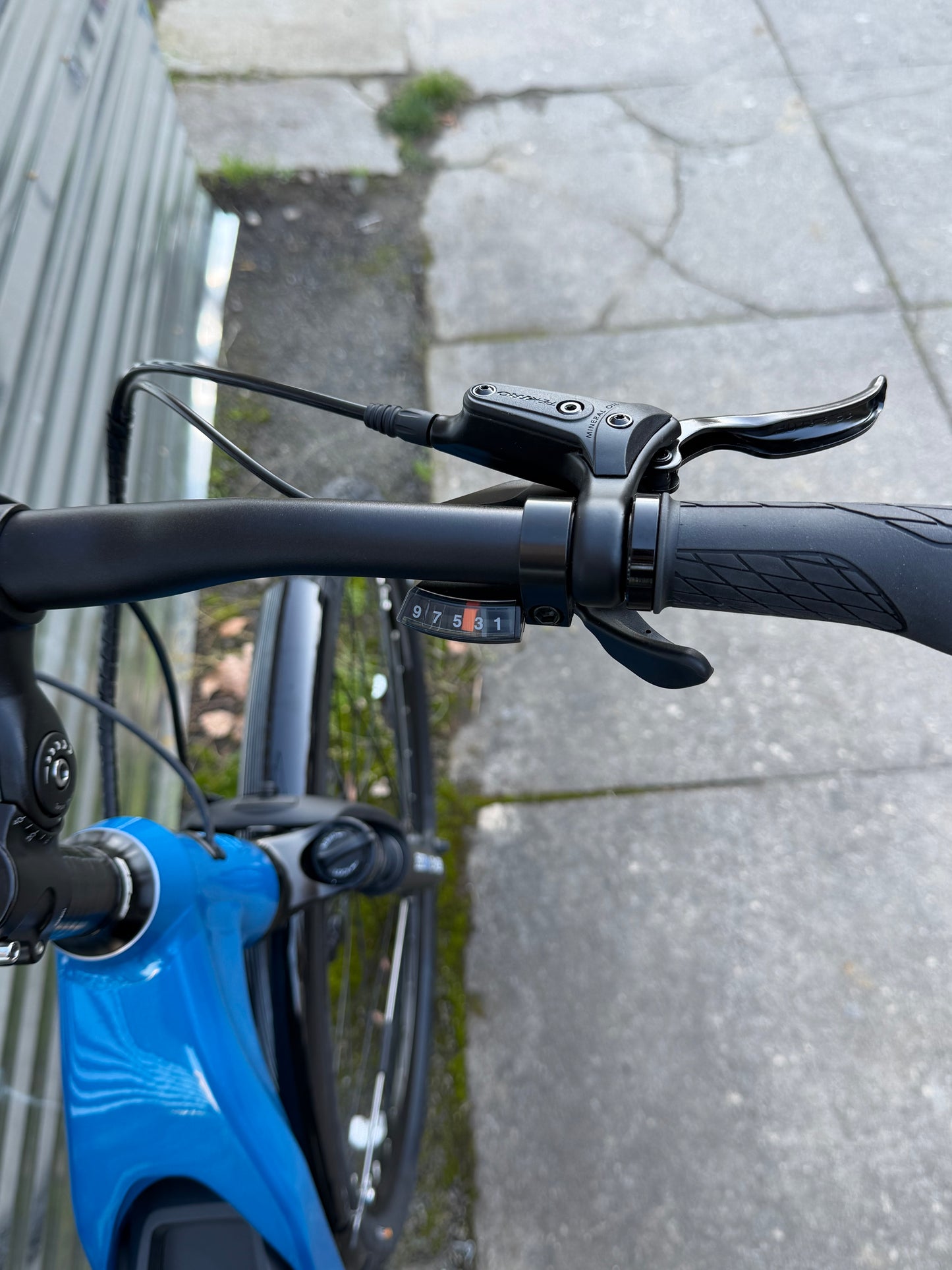 BATCH Bikes E-STEP-THRU Plus electric assist bicycle, Blue