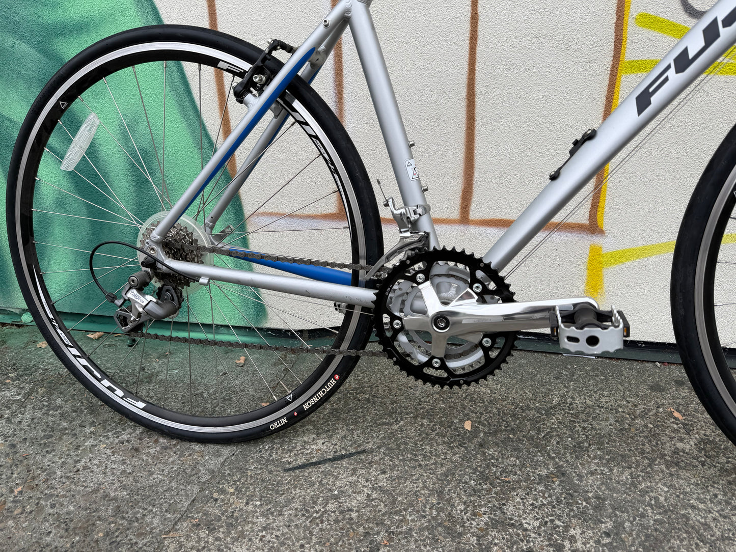 Fuji Absolute hybrid flat bar road bike medium frame 700c wheels custom refurbished
