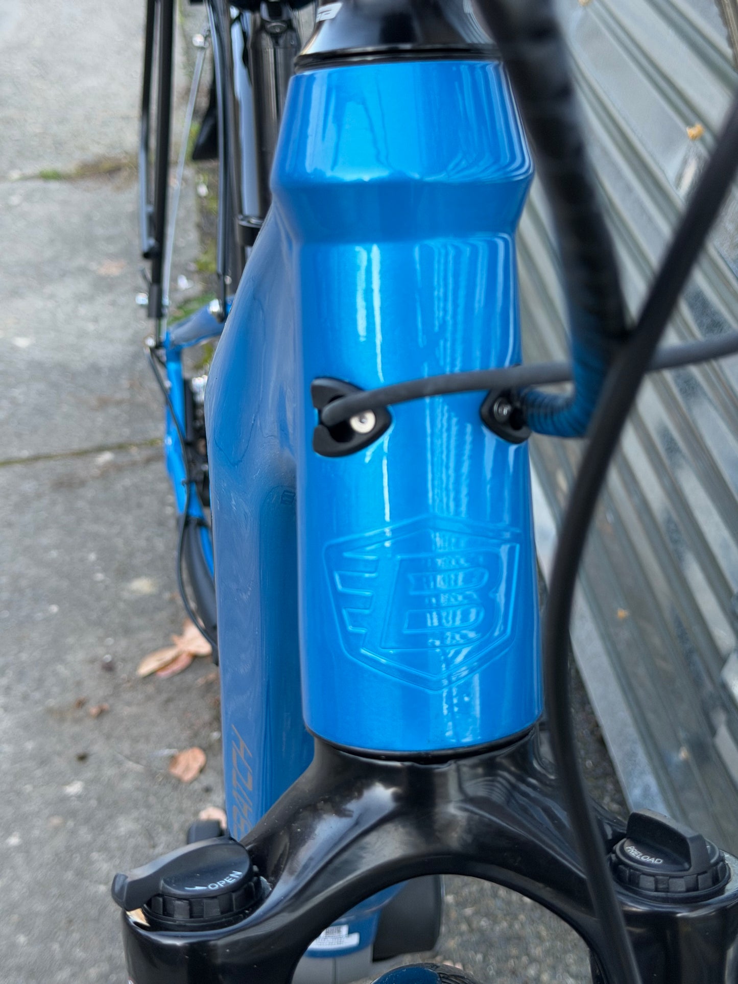 BATCH Bikes E-STEP-THRU Plus electric assist bicycle, Blue