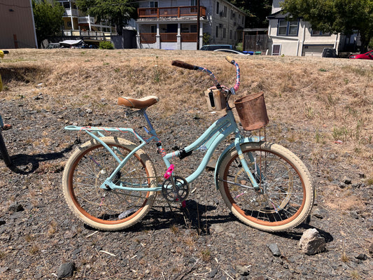 Huffy del Lasso playa bike 24” wheels step thru custom refurbished