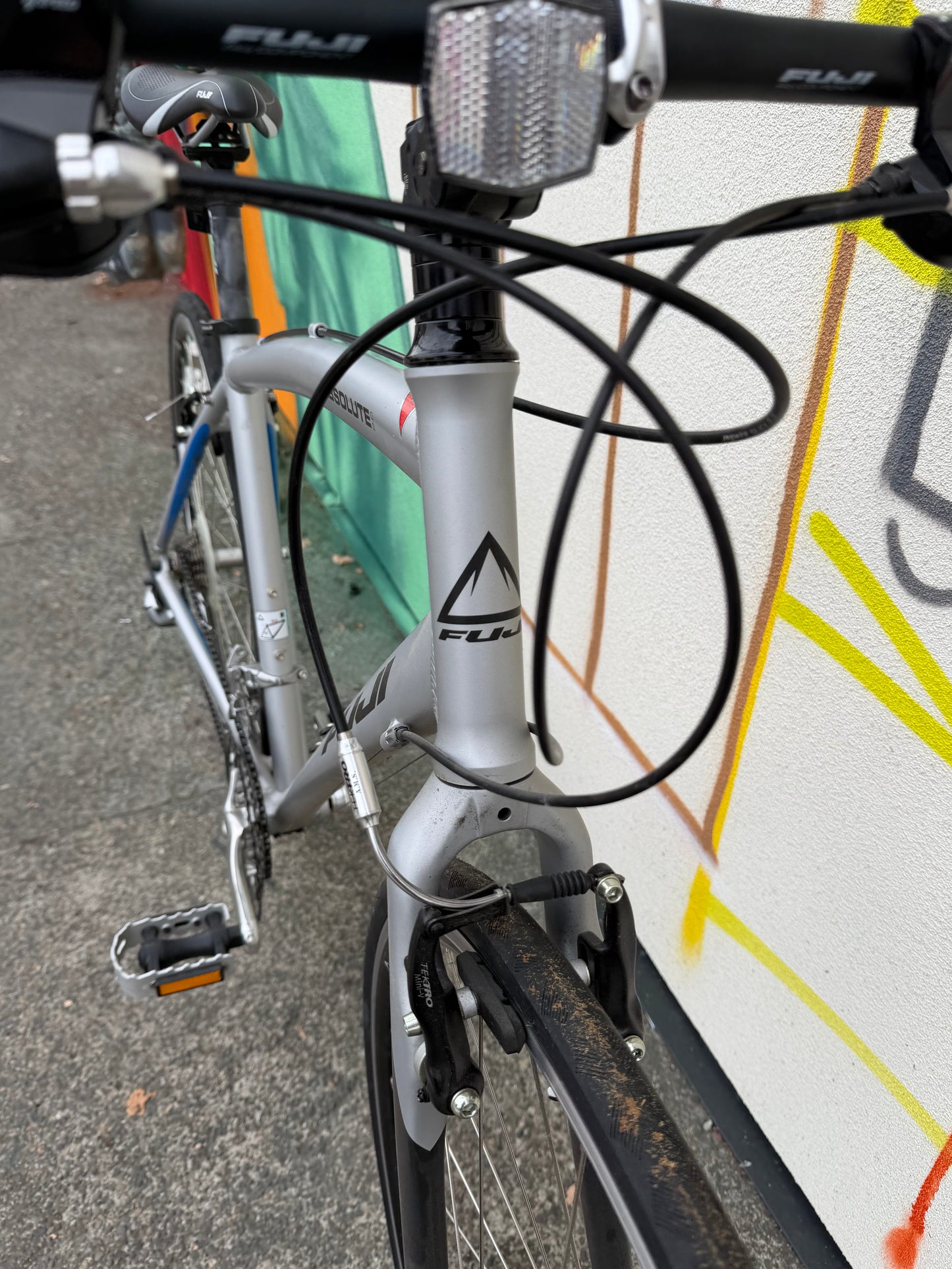 Fuji Absolute hybrid flat bar road bike medium frame 700c wheels custom refurbished