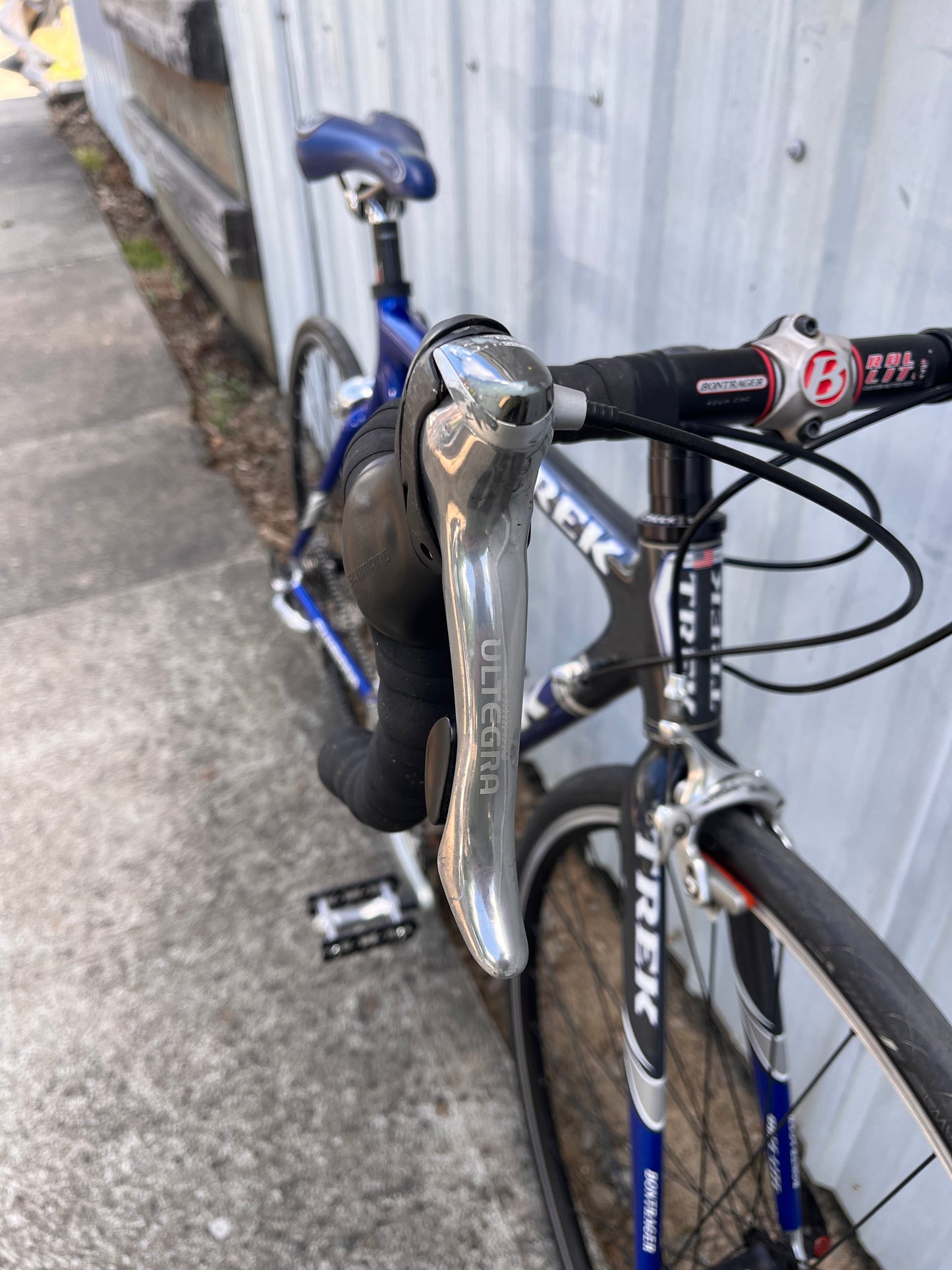 Trek OCLV 1200 carbon road bike Shimano Ultegra 3x9 w 700c wheels 54cm frame custom refurbished