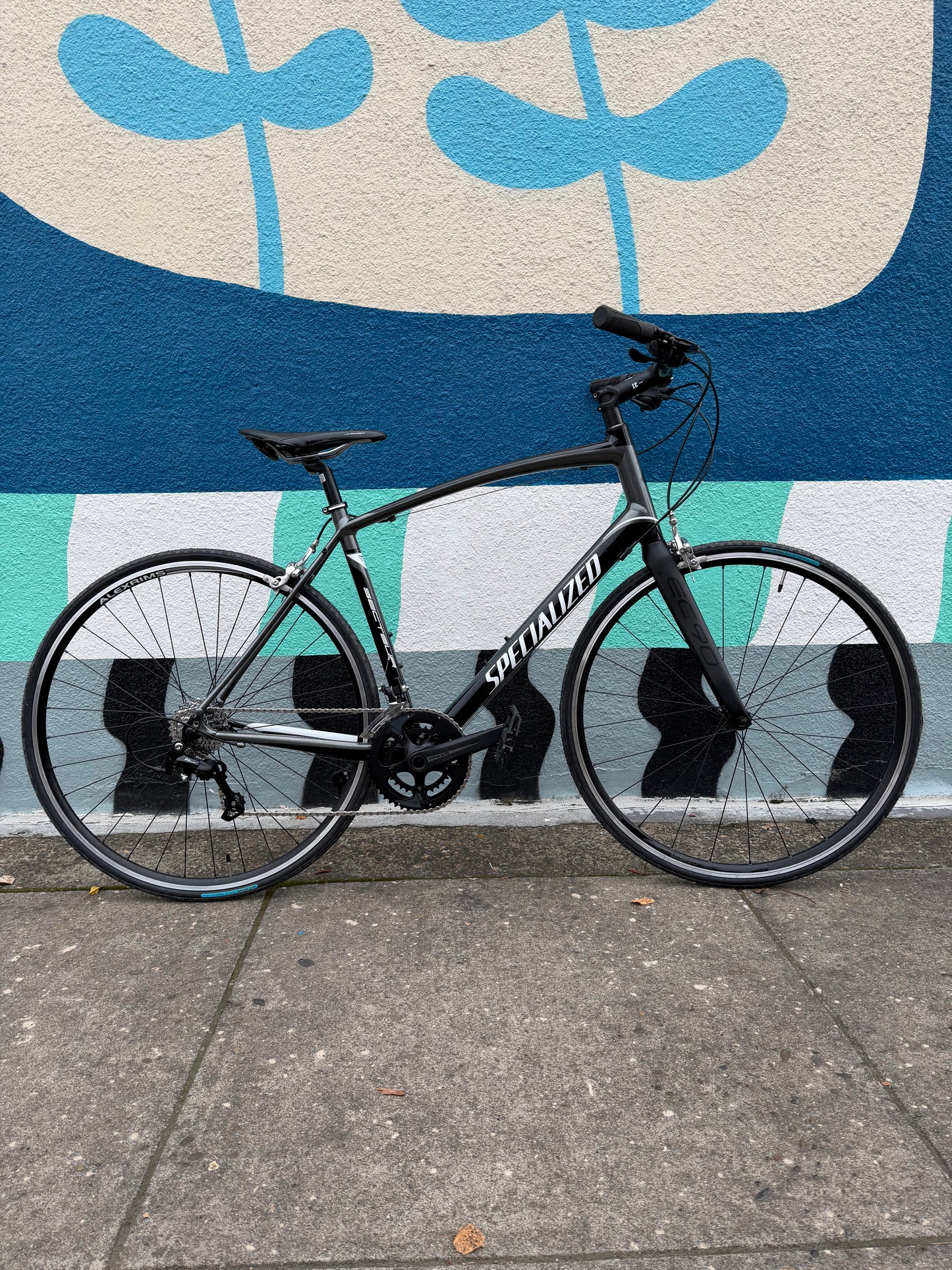 Specialized Secteur flatbar road bike 56cm large 700c custom refurbished