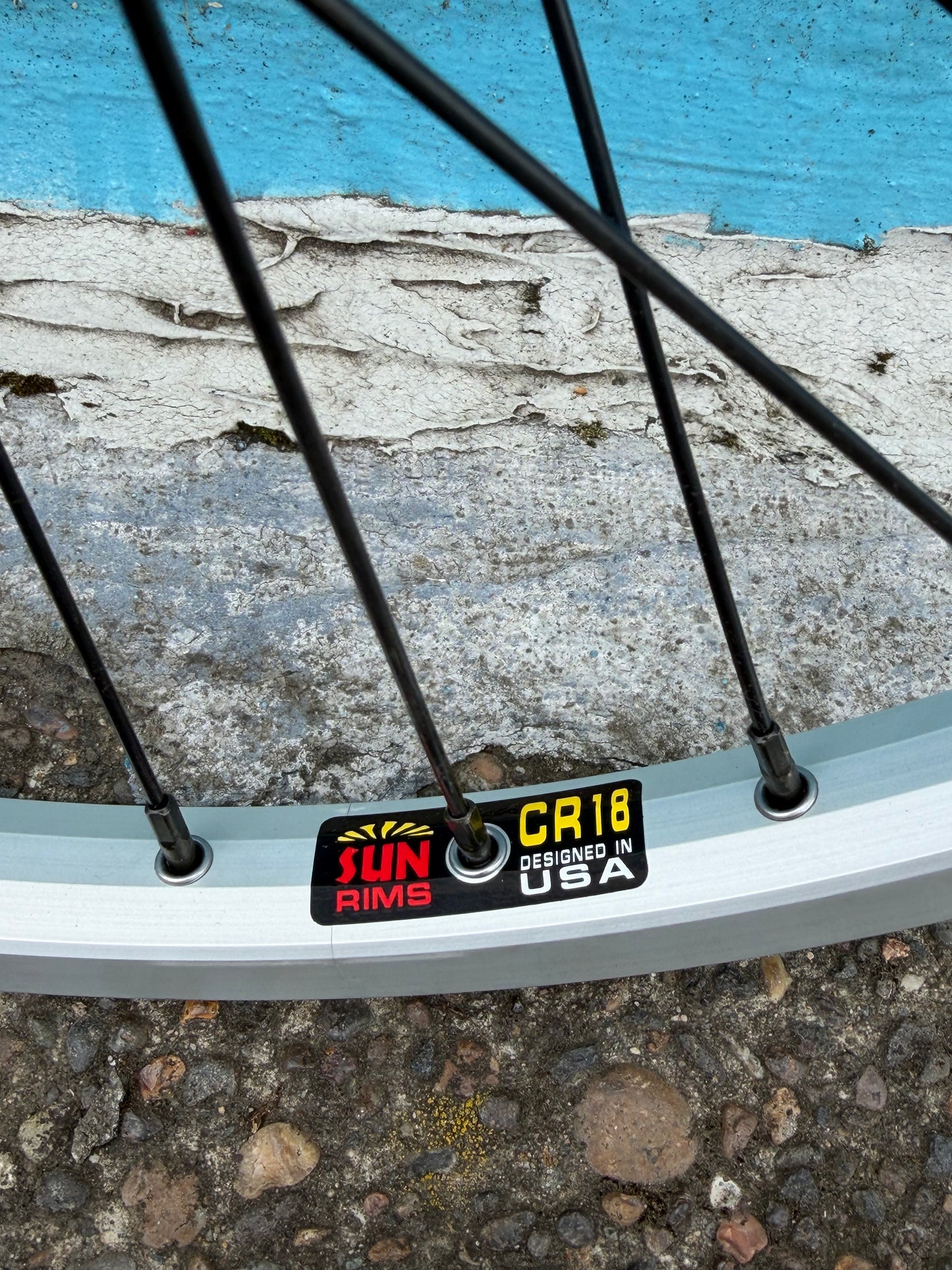 Front wheel for Veloci Pickup fork 20" Sun CR18/ Shimano Thru axle