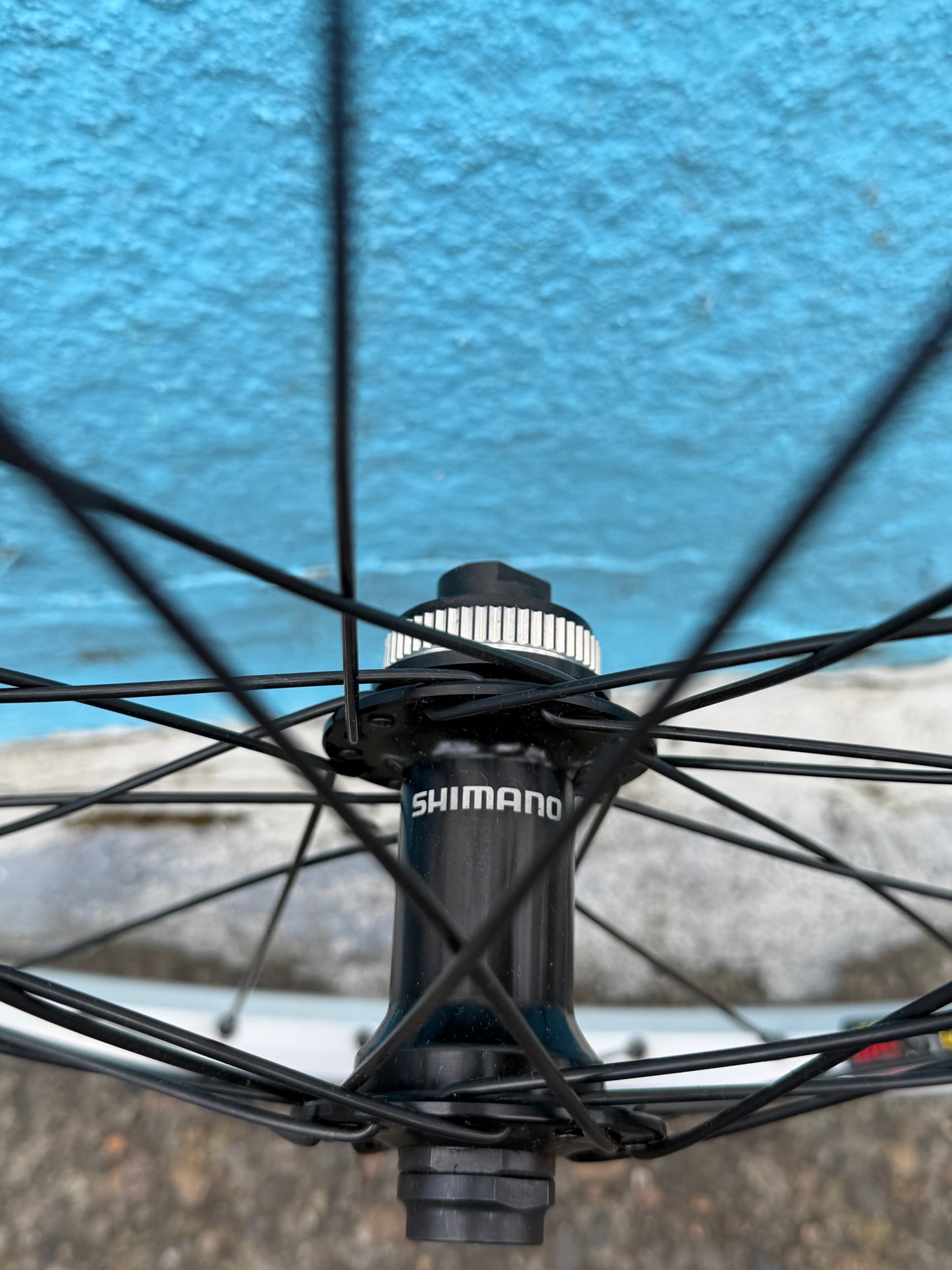 Front wheel for Veloci Pickup fork 20" Sun CR18/ Shimano Thru axle