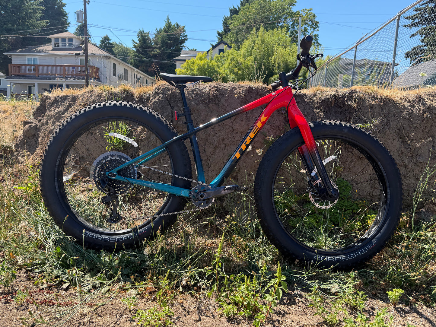 Trek Farley 9.6 Carbon fatbike SRAM Eagle 1x12 size small red blue teal fade MY2022