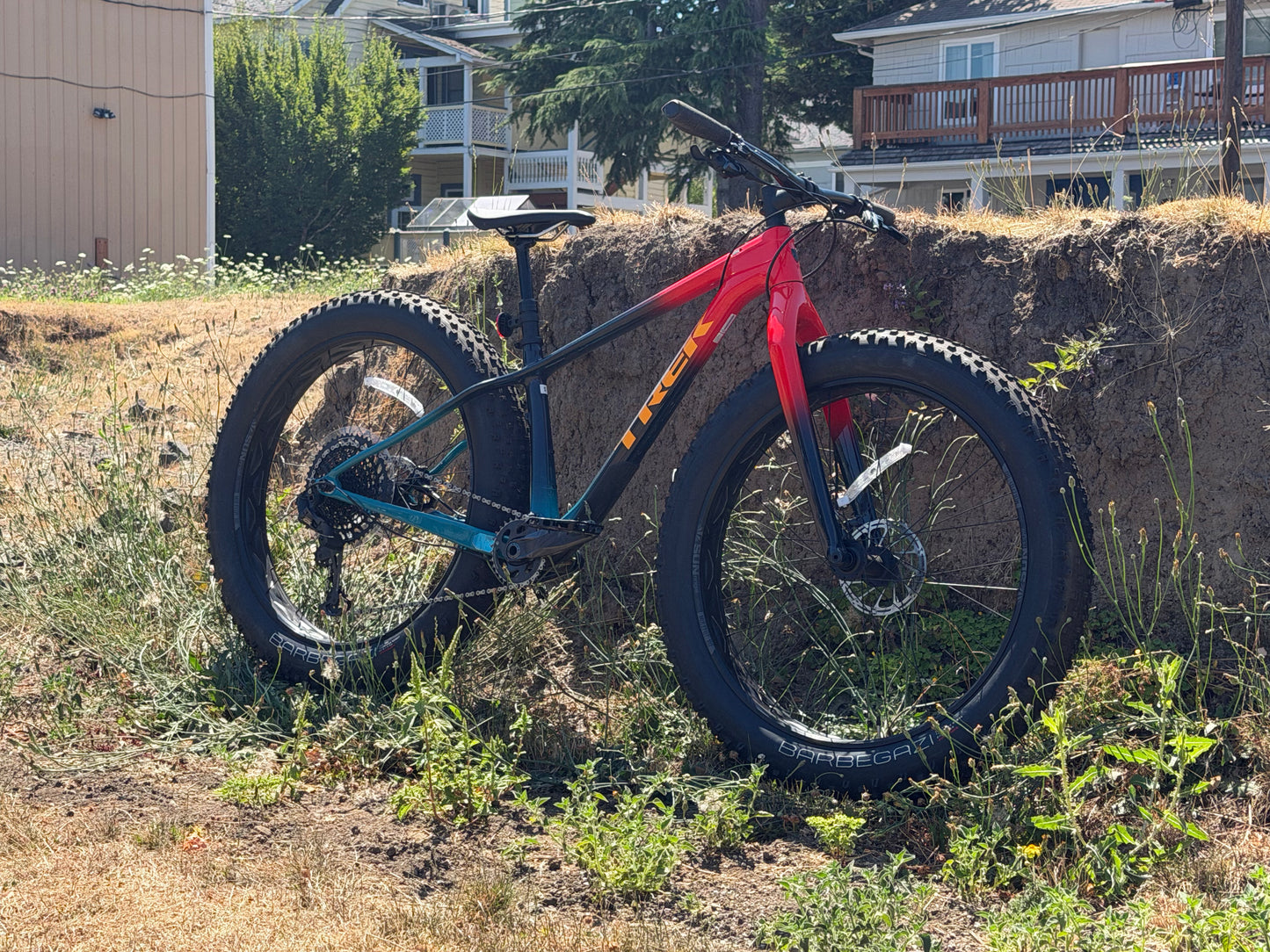 Trek Farley 9.6 Carbon fatbike SRAM Eagle 1x12 size small red blue teal fade MY2022
