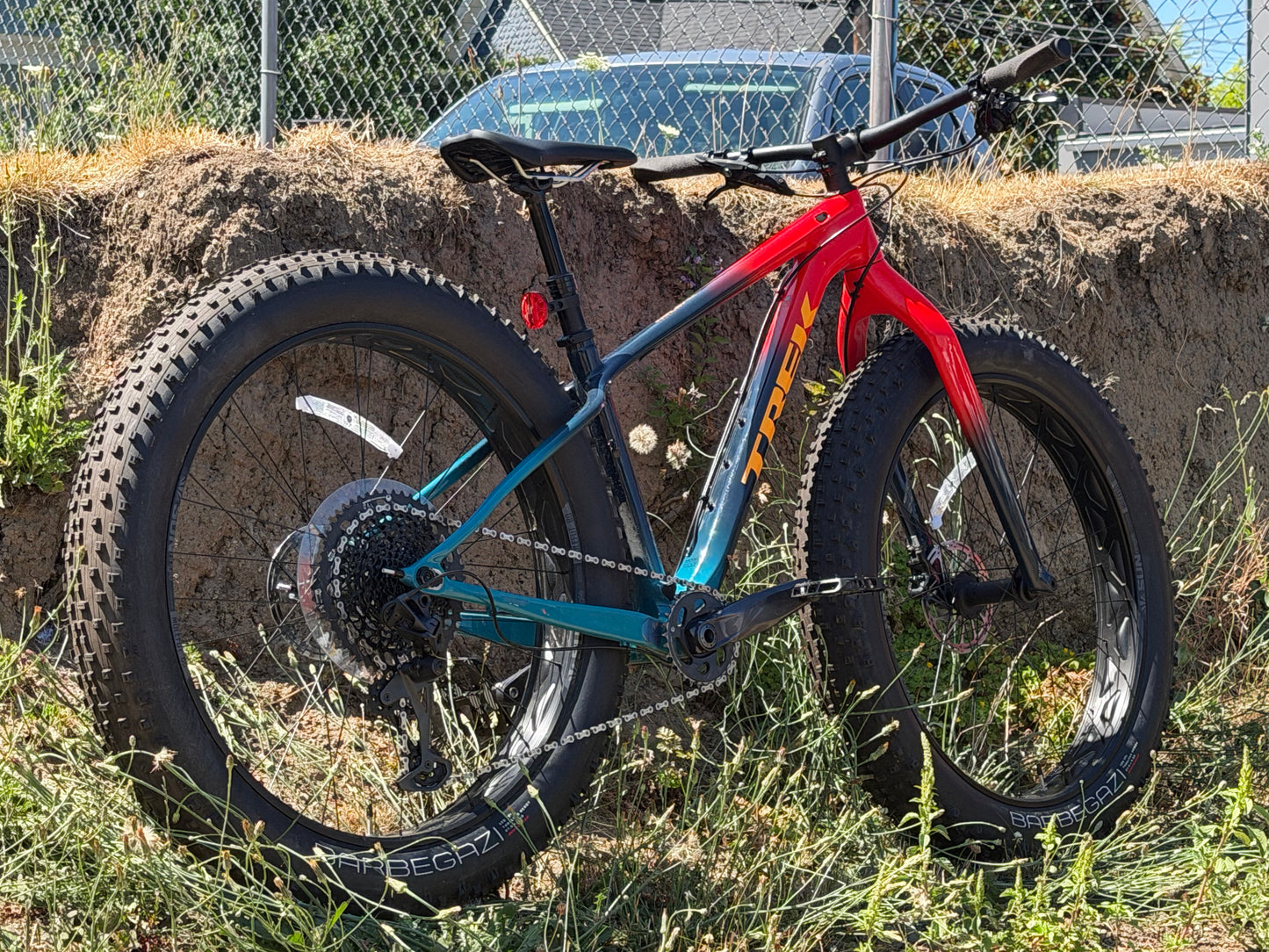 Trek Farley 9.6 Carbon fatbike SRAM Eagle 1x12 size small red blue teal fade MY2022