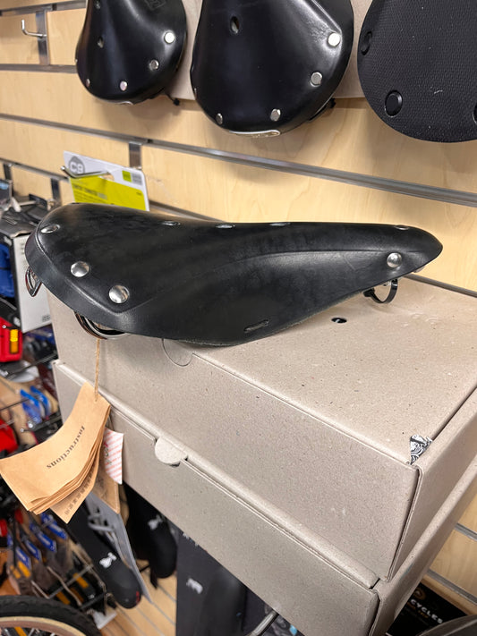 Tensioned Leather saddle B17 style Black.